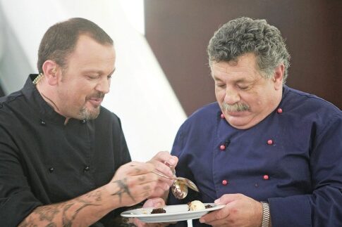 «Απαιτούν» ο γόνος να γίνει... γονιός
