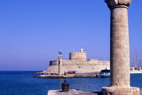 Εργάτες (!) ηδονής στη Ρόδο