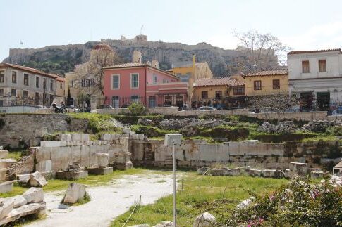 Τα 15 (μοναδικά) σπίτια «αγκαλιά» με την Ακρόπολη