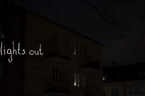 Lights Out... Δείτε το με τα φώτα αναμμένα!