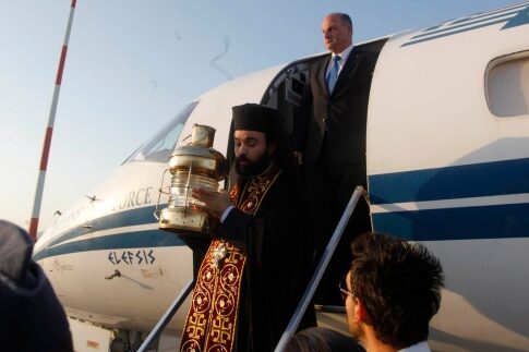 Οργή και θλίψη για τους αρνητές του Αγίου Φωτός