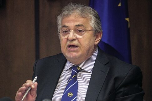 Ο διοικητής του ΙΚΑ πάει για κακούργημα