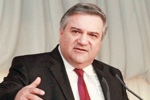 «Βόμβες» Καστανίδη κατά του Βενιζέλου