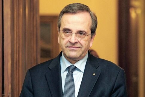Λιγότερα χρήματα για τα κομματικά ταμεία