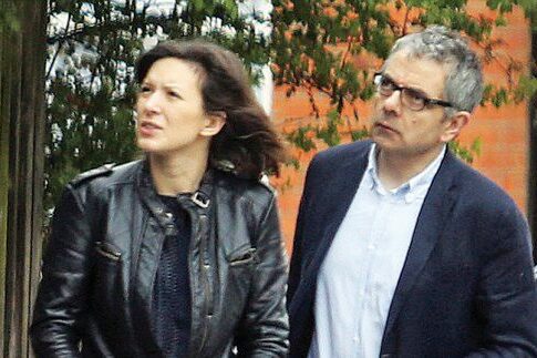 Ο Μίστερ Μπιν στην αγκαλιά μιας 31χρονης
