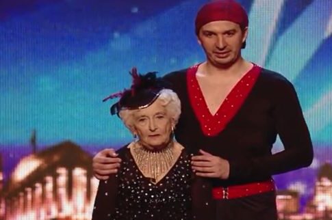 Η 79χρονη χορεύτρια salsa που «τρέλανε» το κοινό και τους κριτές