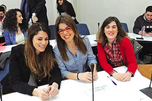 Εξυπνη εφαρμογή για φτηνές αγορές από τρεις φοιτήτριες