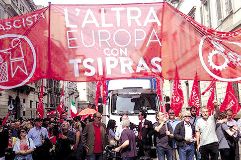 Υπό διωγμό η Πάολα (με το μπικίνι) του Αλέξη