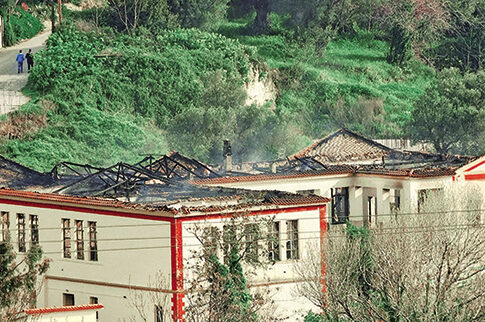 Νεκρός ο εκπαιδευτικός που είχε κάψει σχολείο