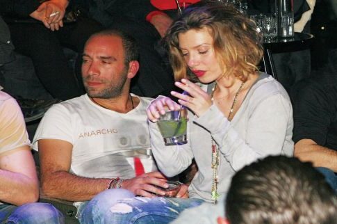Περιμένουν τον πελαργό η Σύλβια Δελικούρα και ο αγαπημένος της (ιχθυέμπορος) Δημήτρης
