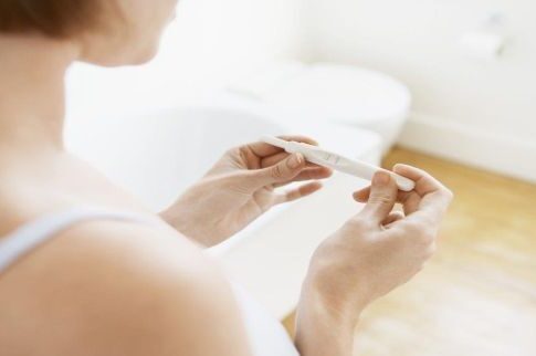 Τεστ εγκυμοσύνης με 8 ευρώ για να δέσουν τον γαμπρό