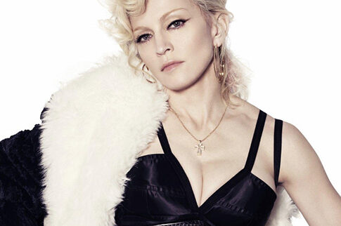 Η Madonna λατρεύει τα παιχνίδια με six pack!