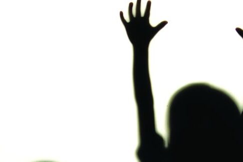 Επιχείρησε να φύγει στο εξωτερικό με 12χρονο κοριτσάκι