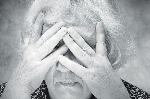 Γιαγιά τραυμάτισε θανάσιμα με μπαστούνι τον 90χρονο άντρα της ύστερα από άγριο καβγά