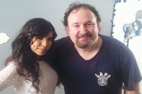 Η Indila (νικήτρια) του γαλλικού «The Voice» συνάντησε τον Γιάννη Παπαμιχαήλ