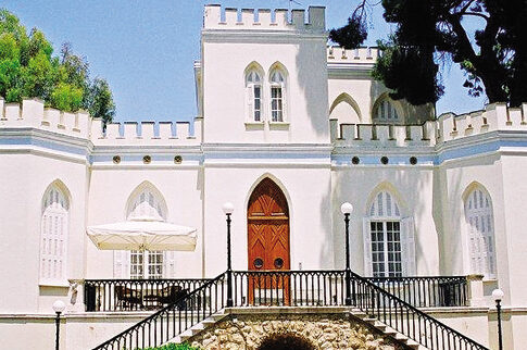Ενοικιάζεται 900 € τη μέρα!