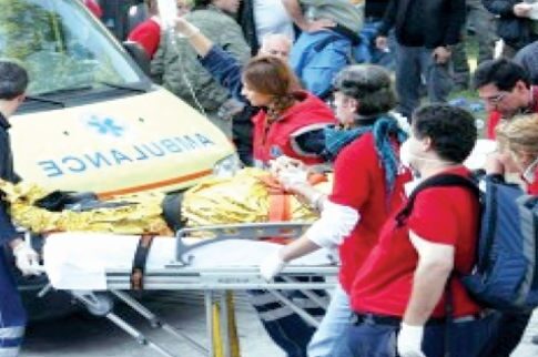 Χαροπαλεύουν δύο αδελφάκια μετά την έκρηξη σε βιοτεχνία