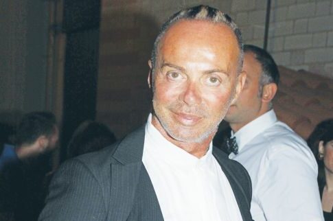 Εβγαλε προς τα... έξω αυτά που έχει στο κεφάλι