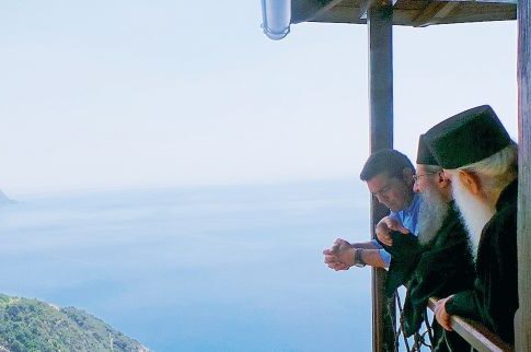 «Παιχνίδια» Αλέξη με το Αγιον Ορος