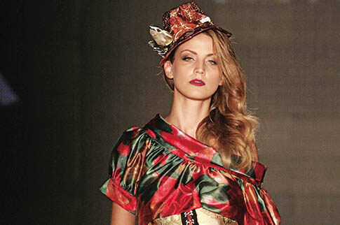 Από top model σε πισίνες με τα μικρά παιδιά
