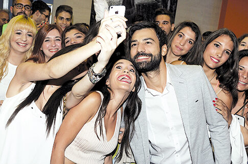 Πανικός και... selfies από τους φαν του «Μπρούσκου»