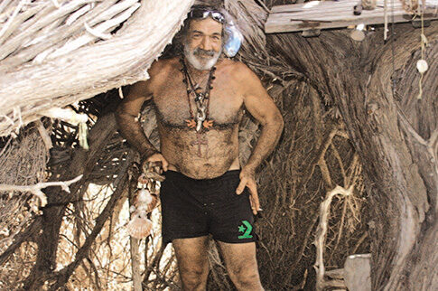Ο Ροβινσώνας «Κρουσάκης» της νήσου Χρυσή