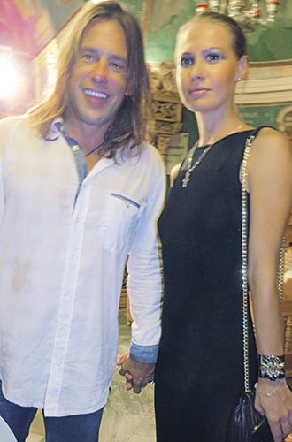 Ο Μάκης έκανε την πρώτη δημόσια εμφάνισή του με τη νέα σύντροφό του Κατερίνα Βλασένκο στη Μύκονο