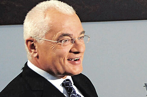 «Λίφτινγκ» στον Πρετεντέρη