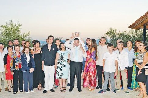 Βέλγοι γλέντησαν ελληνικά μέχρι πρωίας σε βαφτίσια