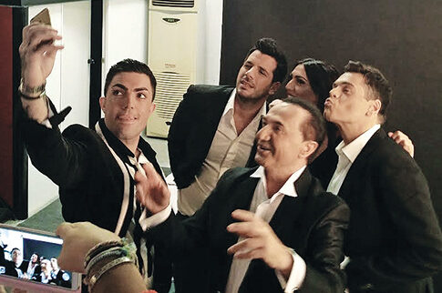 Selfies με τον Λε-Πα backstage πριν ξεκινήσει το Romeo