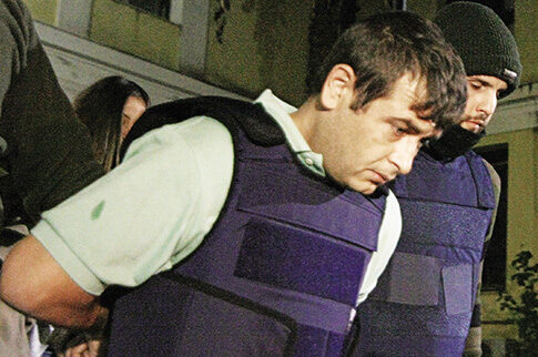 Ο Αλβανός μανιακός έπαιρνε εντολές μέσα από τις φυλακές!