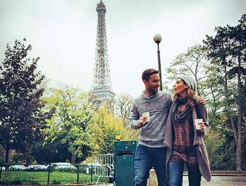 Κεραυνοβόλος έρωτας για την Αντιγόνη (Ιουλία Καλογρίδη) και τον Νεκτάριο (Στέφανος Μιχαήλ), με πλάνο τον πύργο του Αϊφελ