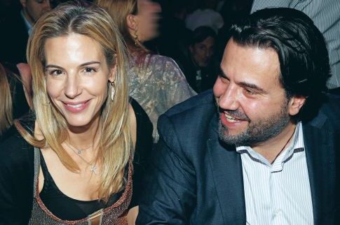 «Εκλεισαν στόματα» με φλογερά φιλιά Κοτοβός και Βιγκόπουλος