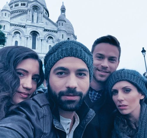 Στον λόφο της Μονμάρτρης, μια selfi e φωτογραφία από τους Ελένη Βαΐτσου, Ανδρέα Γεωργίου, Στέφανο Μιχαήλ, Ιουλία Καλογρίδη.