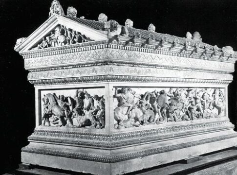 Με κουμπάρα τη Νικολάου