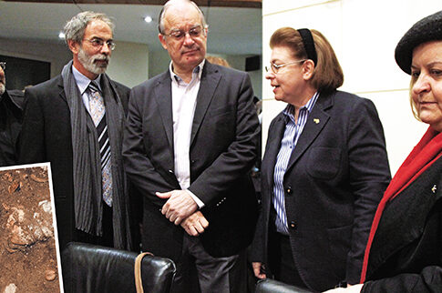 «Αυτός», αυτοί και τα μυστήρια