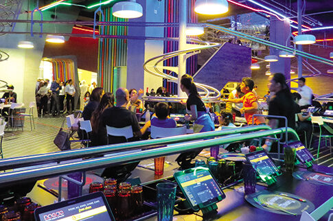 Ενα hi-tech resto με «ιπτάμενα» μπέργκερ