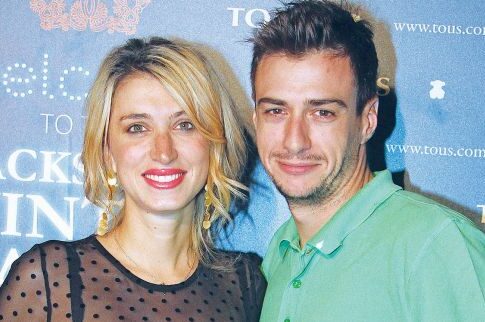 «Νυφούλα» θα ντυθεί η (εγκυμονούσα) Μυρτώ Κάζη