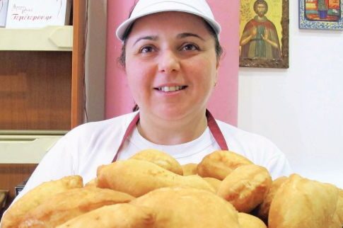 Πιροσκί και πισία κατά μπουγάτσας