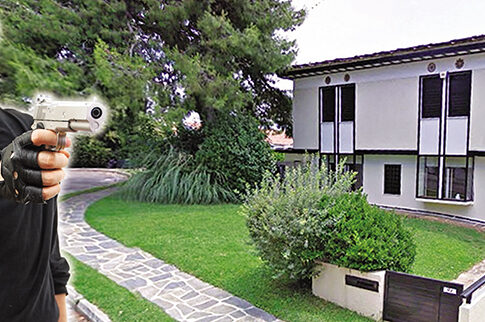 Οι κουκουλοφόροι χτύπησαν και στη Φιλοθέη