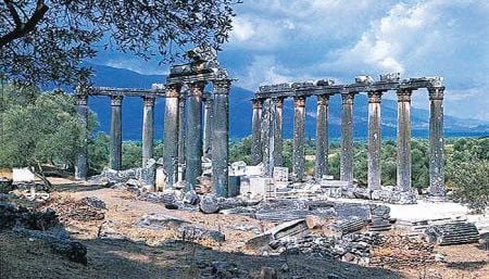 Ο αρχαιολογικός χώρος της υπό πώληση πόλης