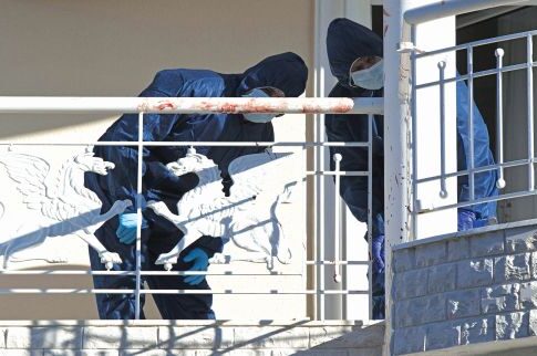 Απαγχονίστηκε με το καλώδιο της τηλεόρασης