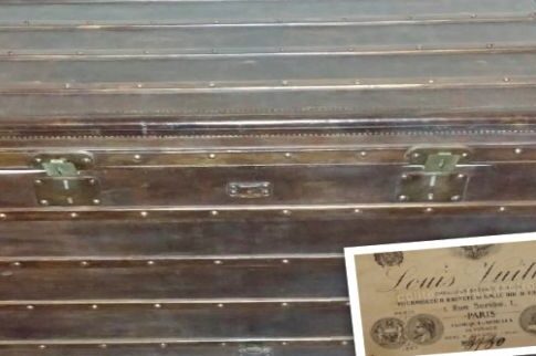 Ενα μπαούλο Louis Vuitton (του 1867) σε αποθήκη Θεσσαλονικιού