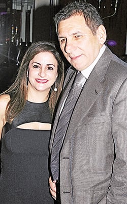 O Xatzhgiannhs Anoigei Diaplata To Portofoli