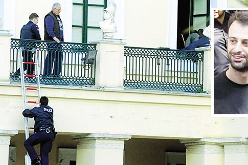 Και το δεξί χέρι του φαντομά στην Πρυτανεία