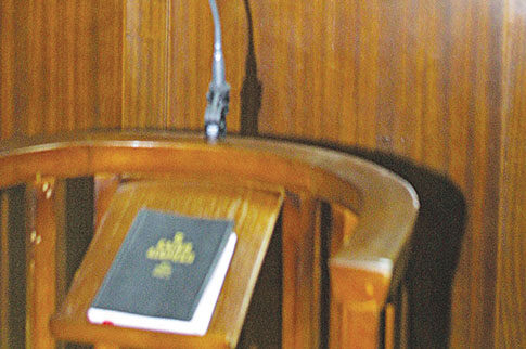 Μητέρα, θεία και παππούς βίαζαν επτάχρονη