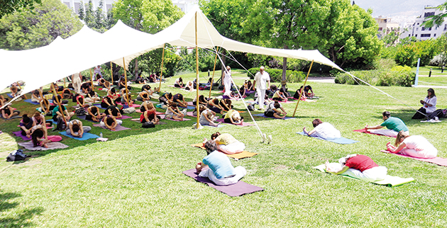 Yoga μετά μουσικής