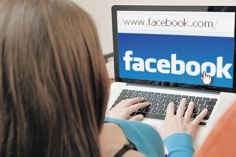 Ναρκωτικό χάπι με το όνομα «facebook» στέλνει στην Εντατική πολλούς χρήστες