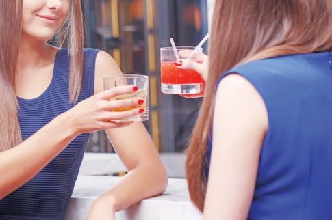 Οι κόρες κατέθεσαν μήνυση στους γονείς