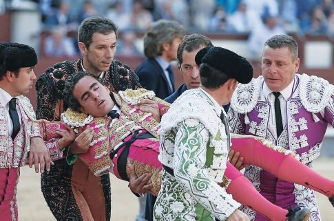 Ο μαθητευόμενος ταυρομάχος έκανε άσχημη πρεμιέρα
